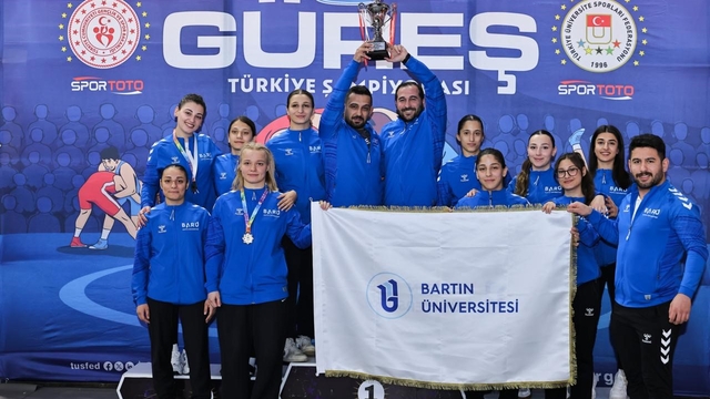 BARÜ'lü güreşçilerden ÜNİLİG'de madalya yağmuru: 16 madalya