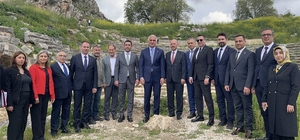 Bakan Ersoy, Kastabala Antik Kenti’nde incelemelerde bulundu