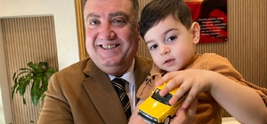 İzmirli taksicilerden DMD hastası Deniz Eymen için yardım seferberliği