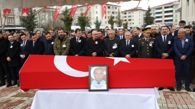 Elazığ şehidini son yolculuğuna uğurladı