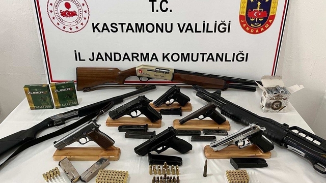 Kastamonu'da çok sayıda silah ele geçirildi: 7 gözaltı