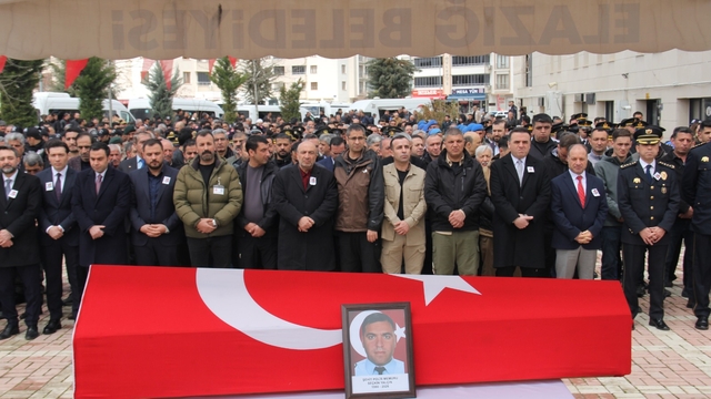 Kaza şehidi polis memuru, Elazığ'da son yolculuğuna uğurlandı