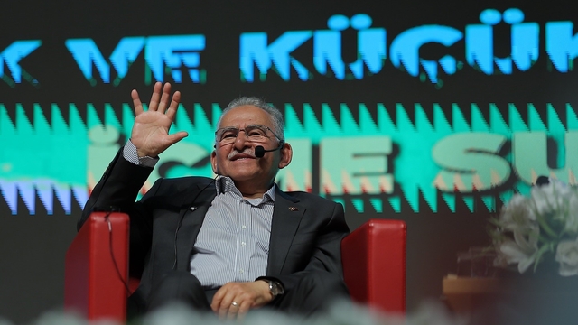 Başkan Büyükkılıç, Kayseri Üniversitesi'nde gençlerle buluştu