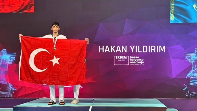 Özel Erdem Anadolu Lisesi öğrencisi Hakan Yıldırım Türkiye 2.'si