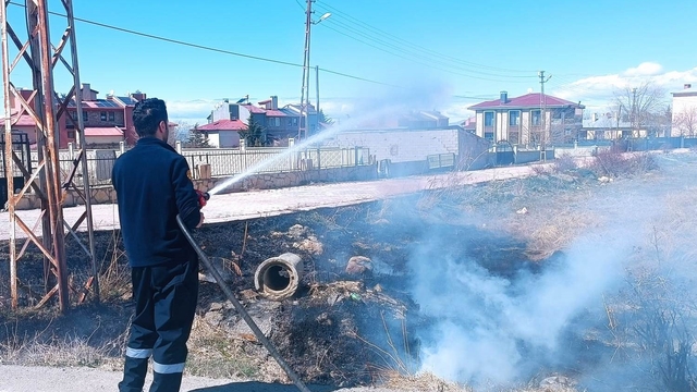 Van'da anız yangını