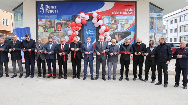 Bayburt'ta ihtiyaç sahipleri için "geçici giyim mağazası" açıldı