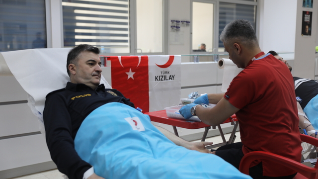 Edirne Emniyet Müdürlüğü kan bağışı etkinliği düzenledi