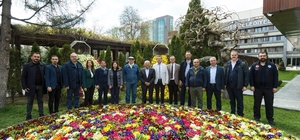 Büyükşehir'den afetlere dirençli kent hedefi: Başkan Büyükkılıç akademik heyetle bir araya geldi