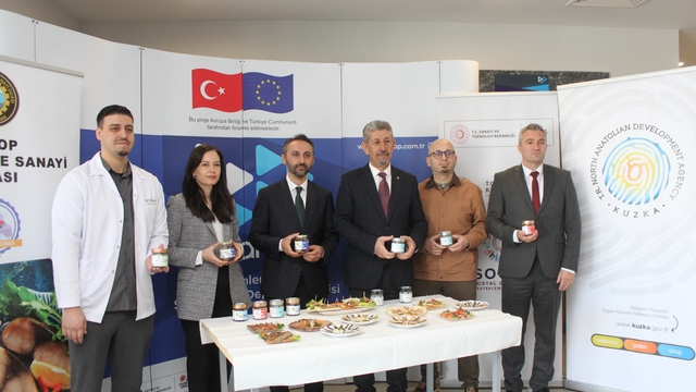 Türkiye'nin ilk coğrafi işaretli su ürünü olan Lakerda'nın üretimi başladı
3 bin yıllık geçmişe sahip coğrafi işaretli su ürünü Lakerda, ekonomiye kazandırıldı