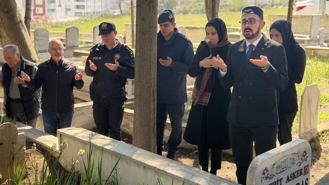 Gerze'de şehit Fethi Kabaş kabri başında anıldı