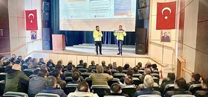 Jandarma trafik ekipleri rehberlik ve bilgilendirme çalışmalarını sürdürüyor