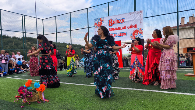Edirne'de 'Dünya Romanlar Günü' kutlandı