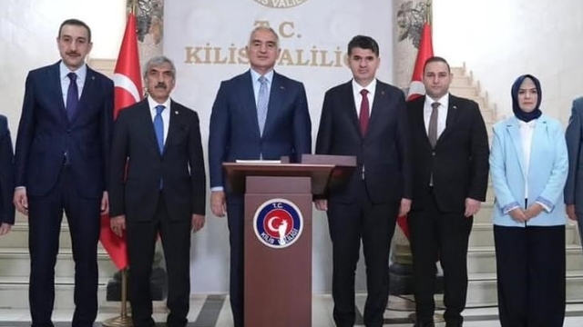 Bakan Ersoy: "Ateş çemberinin içinde Türkiye bir huzur ve güven limanı olarak farkını ortaya koymuştur"
Kültür ve Turizm Bakanı Mehmet Nuri Ersoy:
"24 yılda Kilis'in kültür ve turizmine 412,1 milyon lira tutarında yatırım yaptık"