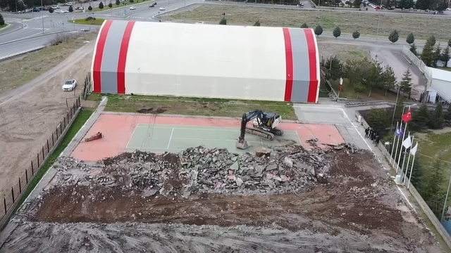 Kayseri'ye yeni kapalı tenis kortları yapılıyor
