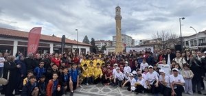 Yüzlerce kişi sağlıklı yaşama dikkat çekmek için yürüdü