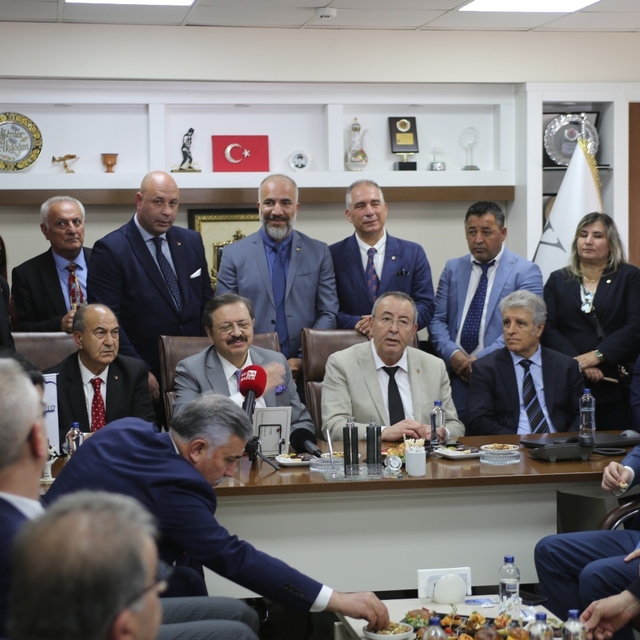 TOBB Başkanı Hisarcıklıoğlu'ndan KTO'nun hizmet kalitesini vurguladı