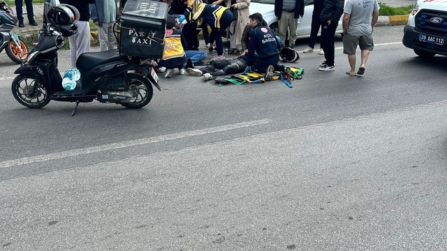 Lüleburgaz'da otomobilin çarptığı motosikletteki 2 genç yaralandı