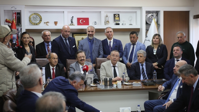 TOBB Başkanı Hisarcıklıoğlu'ndan KTO'nun hizmet kalitesini vurguladı