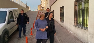 Eşini öldüren kadının cezası değişmedi Yeniden hakim karşısına çıkan kadına 19 yıl 2 ay hapis cezası verildi