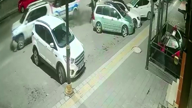 Sivas'ta polisin "dur" ihtarına uymayan sürücü, ortalığı savaş alanına çevirdi