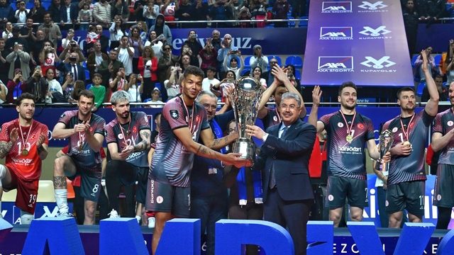 AXA Sigorta Kupa Voley'de şampiyon Ziraat Bankkart