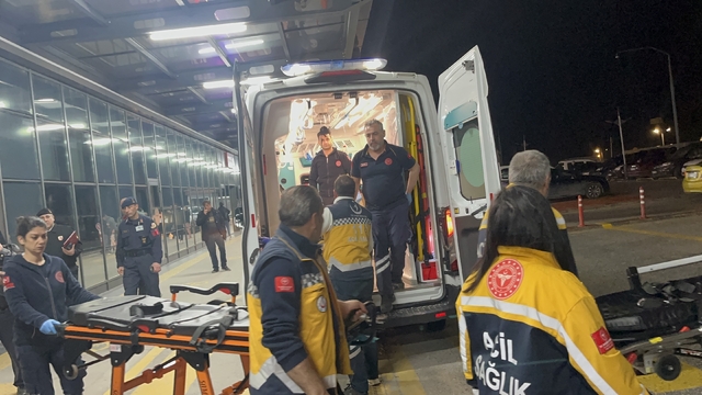 Kazada yaralanan Günyüzü Kaymakamı ve şoförü hastaneye getirildi