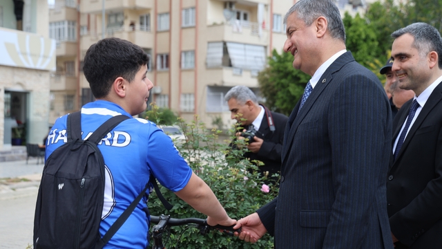 Vali Yavuz, Kozan'da vatandaşlarla bir araya geldi