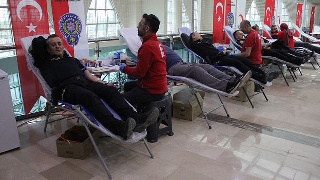 Polis Haftası: 181. yıla 181 ünite kan bağışı
