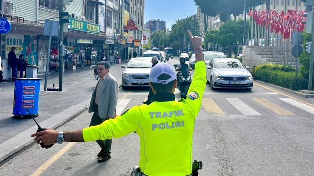 Tarsus'ta motosikletlere yönelik denetimler yapıldı