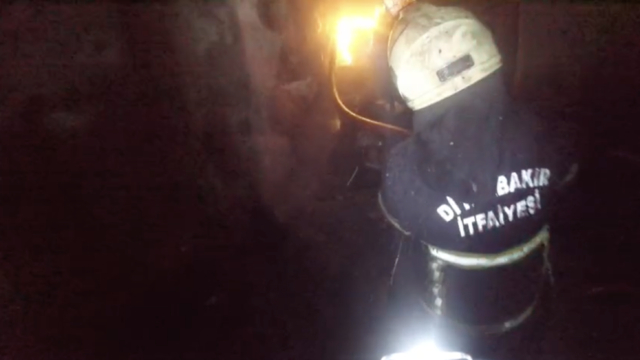 Diyarbakır'da oto tamir dükkanında yangın (2)