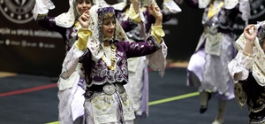 Aydın Büyükşehir Belediyesi Halk Oyunları ekibinden birincilik