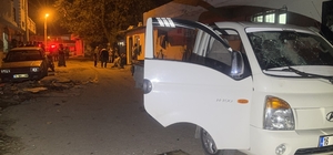 Yeni taşındıkları eve husumetlileri geldi, 14 yaşındaki çocuk silahla vuruldu Bursa'da kanlı tartışma : 2 kişi vuruldu