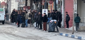 Yüksekova'da ulaşım krizi: Şehir içi servisler kontak kapattı