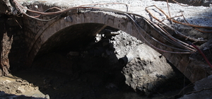 Yolun altında keşfedilen 2 asırlık köprü, cam kaplamayla korunacak