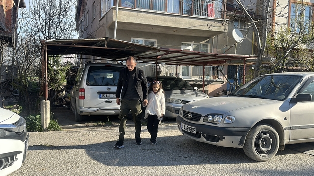 Kızı için yeniden ayağa kalktı, protez bacağına kavuştu