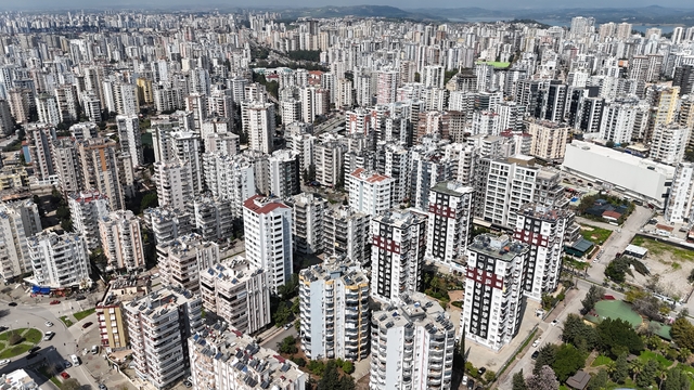 '0,69 faizli 3 milyon TL destek kredisi', inşaat sektörüne can suyu olacak
Doğu Akdeniz İnşaat Müteahhit Birlikleri Federasyonu Genel Başkanı Mustafa Karslıoğlu:
"Vatandaşlarımız artık 'tabut' binalardan çıkacak"
"Bütün illere bu kredi verilmeli"