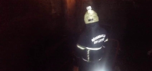 Diyarbakır'da oto tamircideki yangın kask kamerasına yansıdı