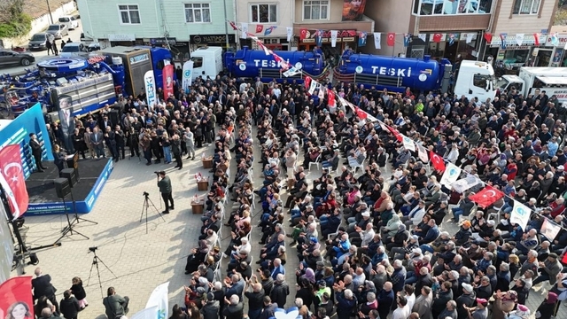 Turistik ilçe Marmaraereğlisi'nin altyapı problemi çözülüyor
Marmaraereğlisi Yeniçiftlik Mahallesi'nde 30 kilometrelik kanalizasyon hattının temeli atıldı
Başkan Candan Yüceer: "Bu proje Yeniçiftlik, Dereağzı ve Yenice mahallelerini kapsıyor"