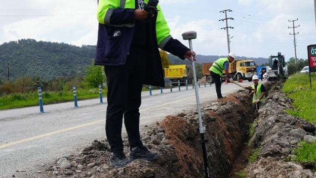 Ömrünü tamamlamış içme su hatları yenileniyor
