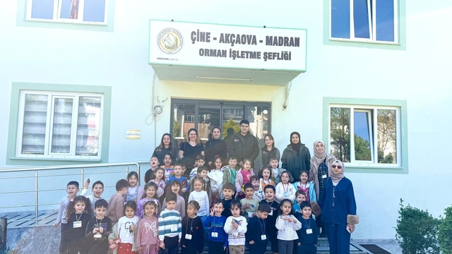 Aydın'da minik öğrencilere orman ve doğa sevgisi aşılandı