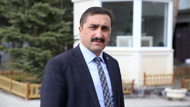 Erzurum Asri Mezarlığı'nda 11 yıldır hafızların Kur'an tilaveti yankılanıyor