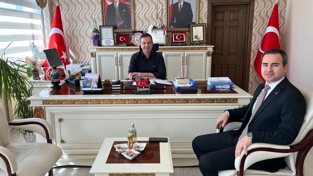 Suluova Vergi Dairesi Müdürü Şekercan'dan Kaymakam Gürçam'a ziyaret