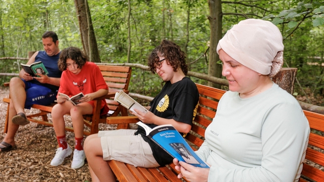Orman Kütüphanesi'nde kuş sesleri eşliğinde okuma keyfi