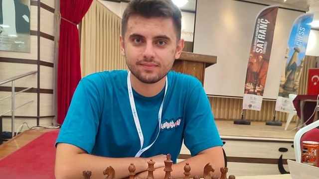 Çeşmeli satranç oyuncusu Talat Yıldız'dan Almanya'da büyük başarı