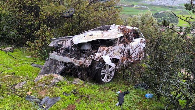 Takla atan otomobilin sürücüsü öldü