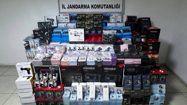 Jandarmanın uyuşturucu ve kaçakçılık operasyonlarında 311 şahıs yakalandı
Çok miktarda suç unsuru malzeme ele geçirildi