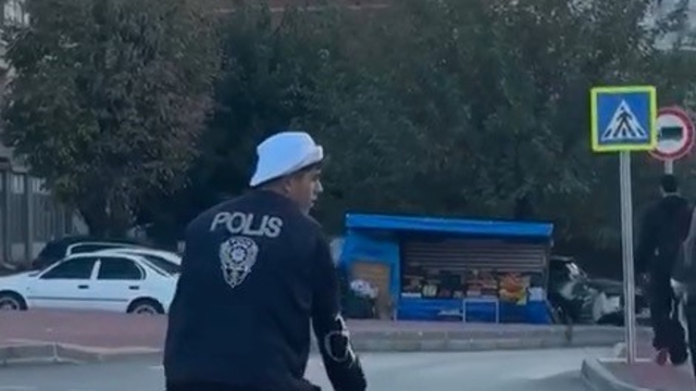 Polis yeleği giyip trafikte tehlikeli hareketler yaptı, cezadan kaçamadı