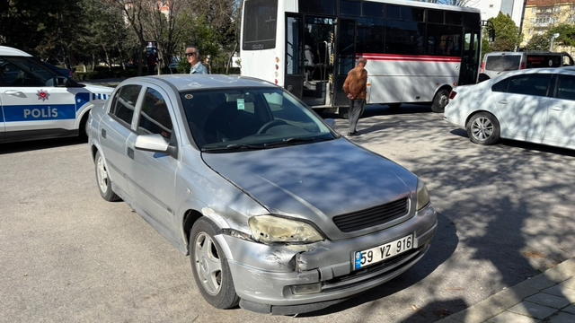 Edirne'de minibüs ile otomobil çarpıştı: 1 yaralı