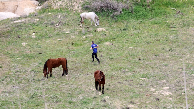 Kapadokya'da sporcular hem zamana hem zorlu doğa şartlarına meydan okudu