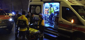 Bolu Dağı Tüneli'nde TIR ile otomobil çarptı: 5 yaralı